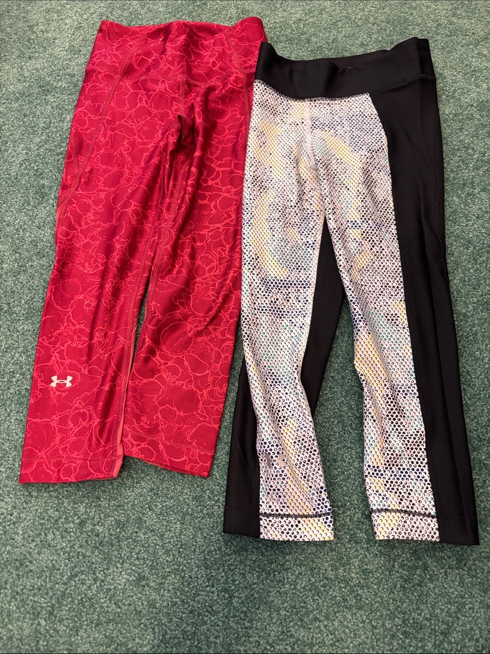Under Armour XS Capri Leggings Bundle 2 Pack Marble & Geometric Activewear
